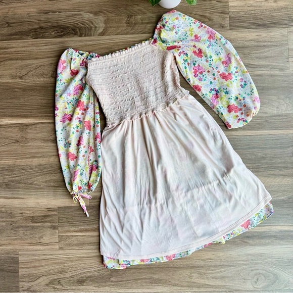 LC Lauren Conrad Floral Smocked Puff Bishop Sleeves Tie Cuffs Lined Dress Sz XS - Picture 10 of 14